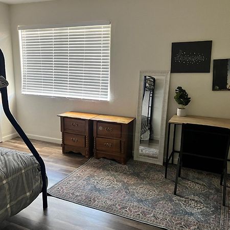 Peaceful 2Bed,1Bath Condo With Free Parking All Yours To Enjoy Фресно Экстерьер фото