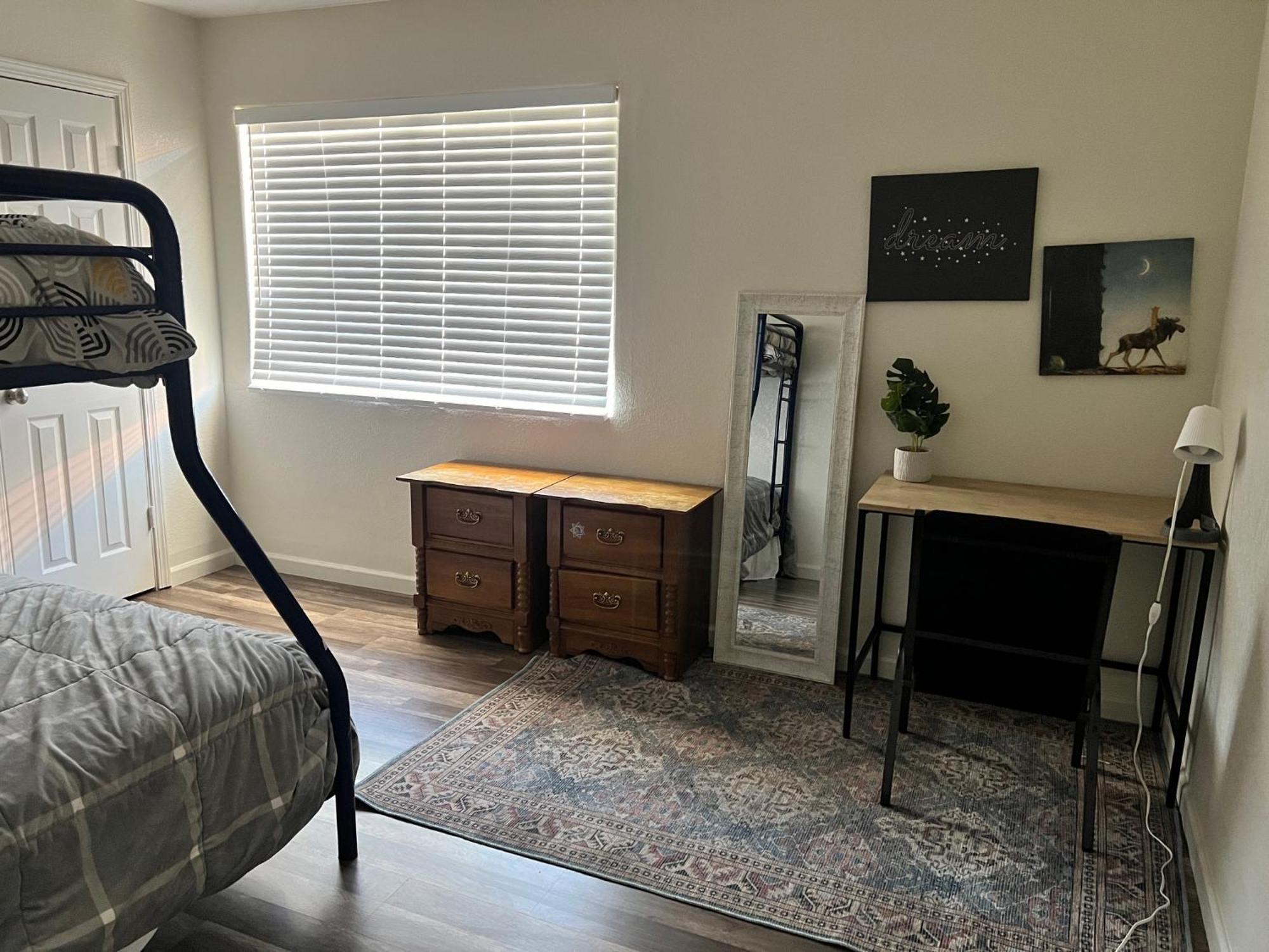 Peaceful 2Bed,1Bath Condo With Free Parking All Yours To Enjoy Фресно Экстерьер фото