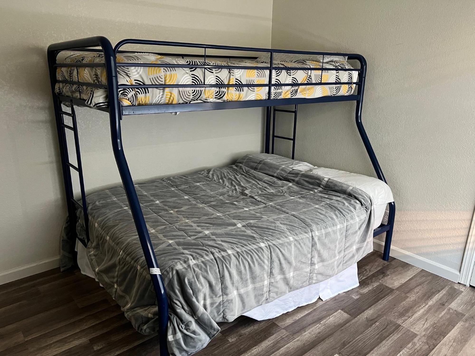 Peaceful 2Bed,1Bath Condo With Free Parking All Yours To Enjoy Фресно Экстерьер фото