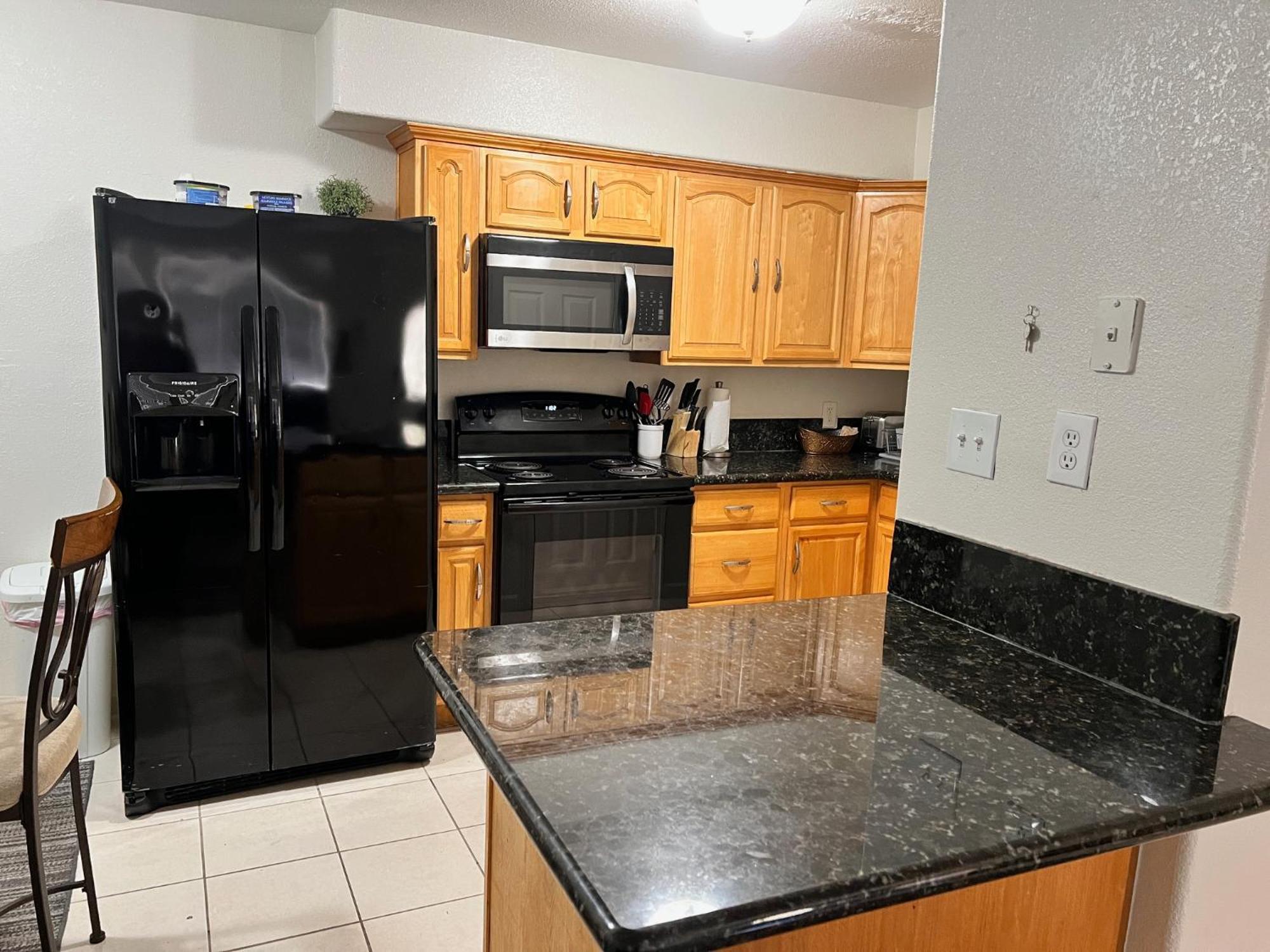 Peaceful 2Bed,1Bath Condo With Free Parking All Yours To Enjoy Фресно Экстерьер фото